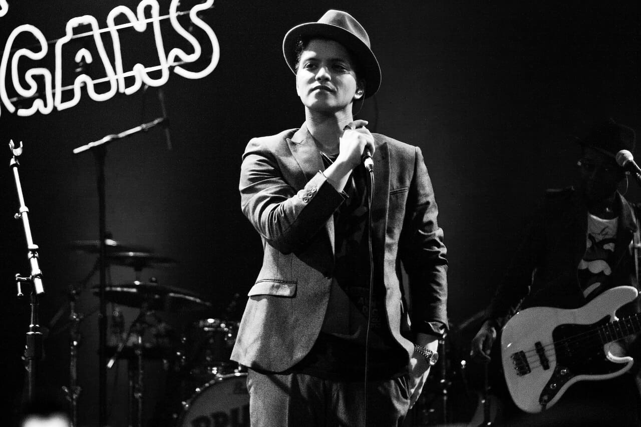 Bruno-Mars-2010-11-24-BrothersLe-1280-compr Bruno Mars Concert Houston - Warehouse Live -2010-11-24 - Photo Noir et blanc